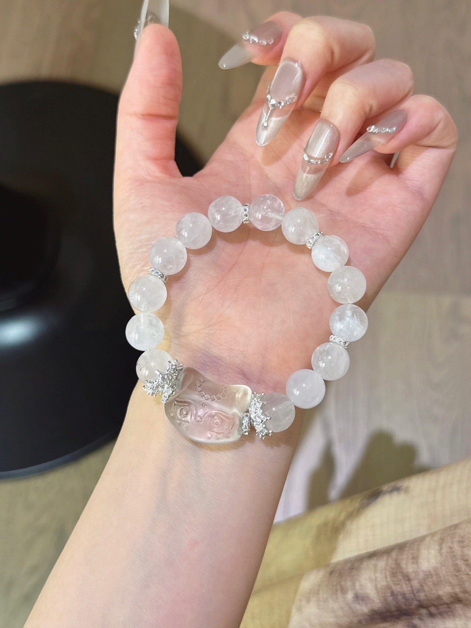 ▫️▪️ White Ghost White Crystal Fox Bracelet